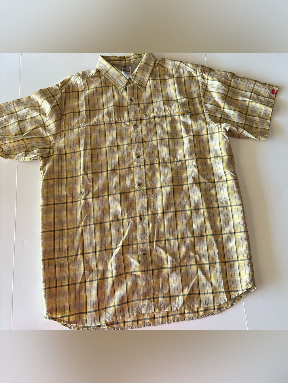 North Face men’s size Large button down yellow plaid hiking shirt